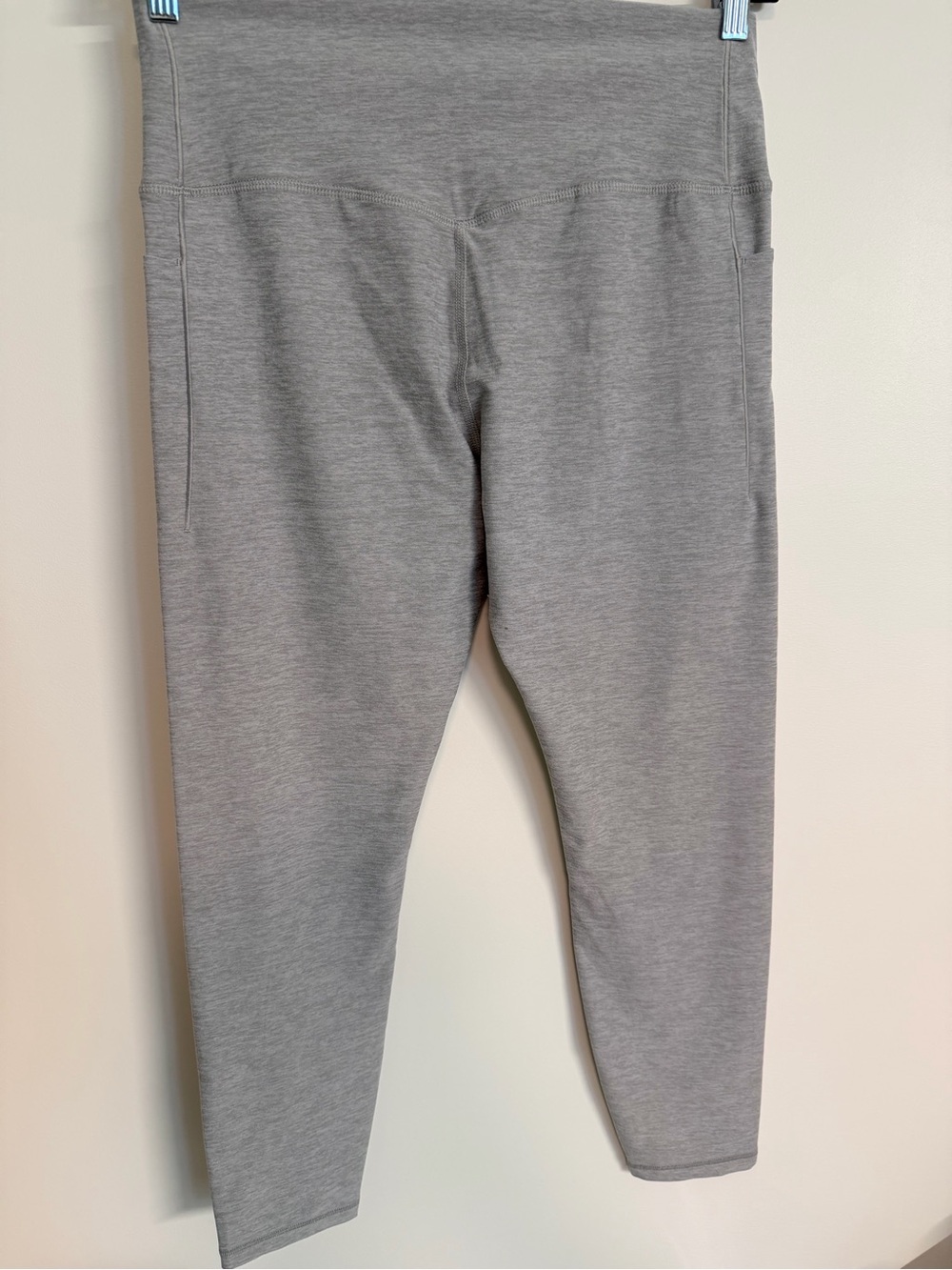 Athletic Works Light Gray Leggings with Pockets - Picture 2 of 3